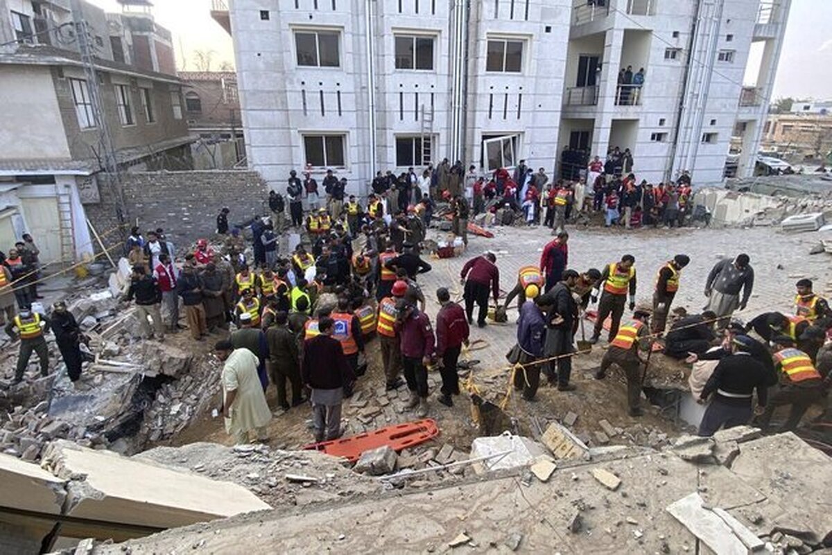 تلفات انفجار مسجد پیشاور به ۸۳ تن رسید
