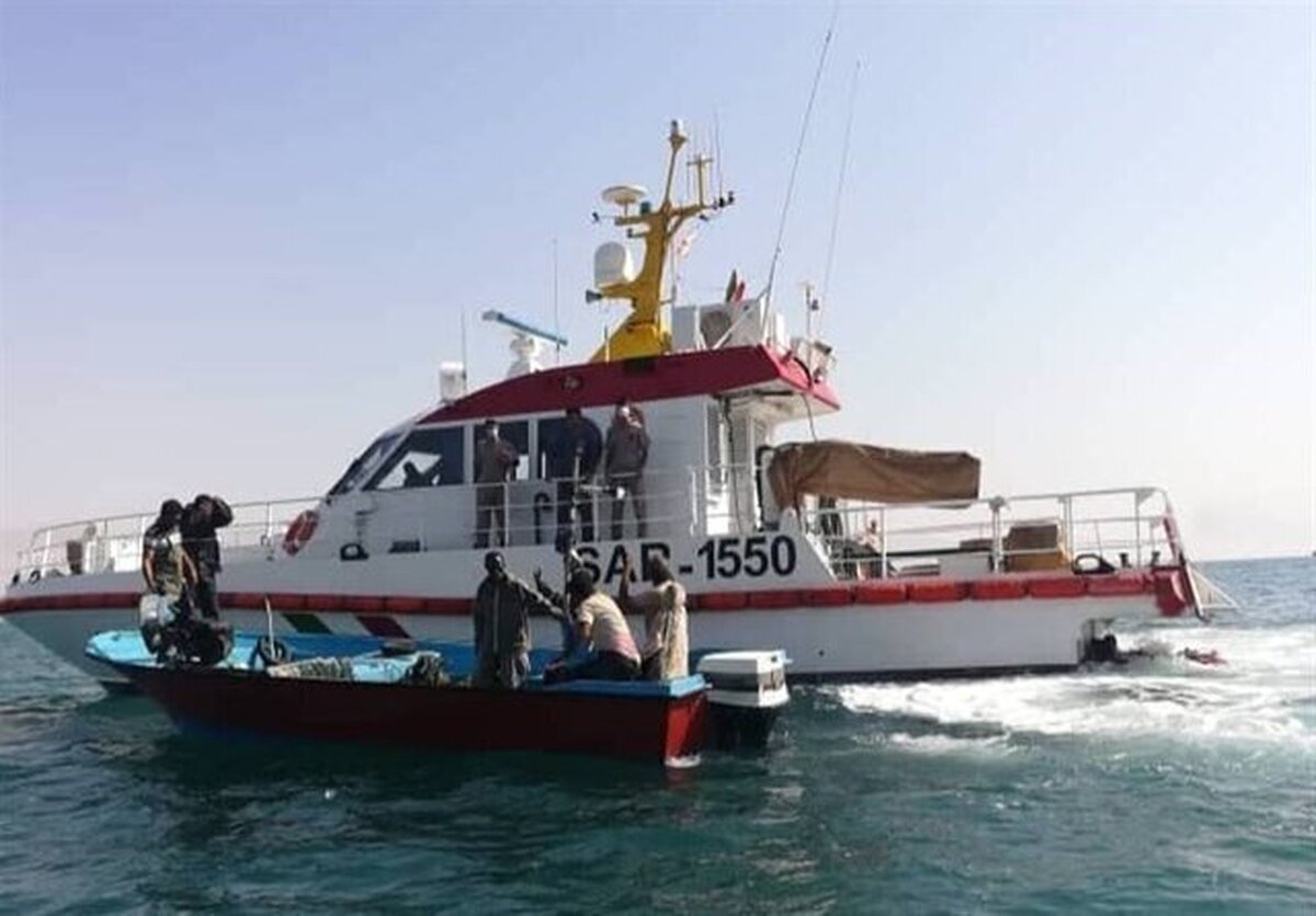 نجات ۴ سرنشین شناور باری در آب‌های عمان؛ ۴ سرنشین همچنان مفقودند