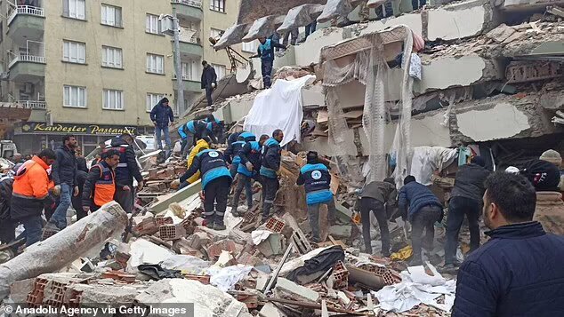 آخرین اخبار از زلزله مهیب ترکیه و سوریه + آمار تلفات و زخمی‌ها