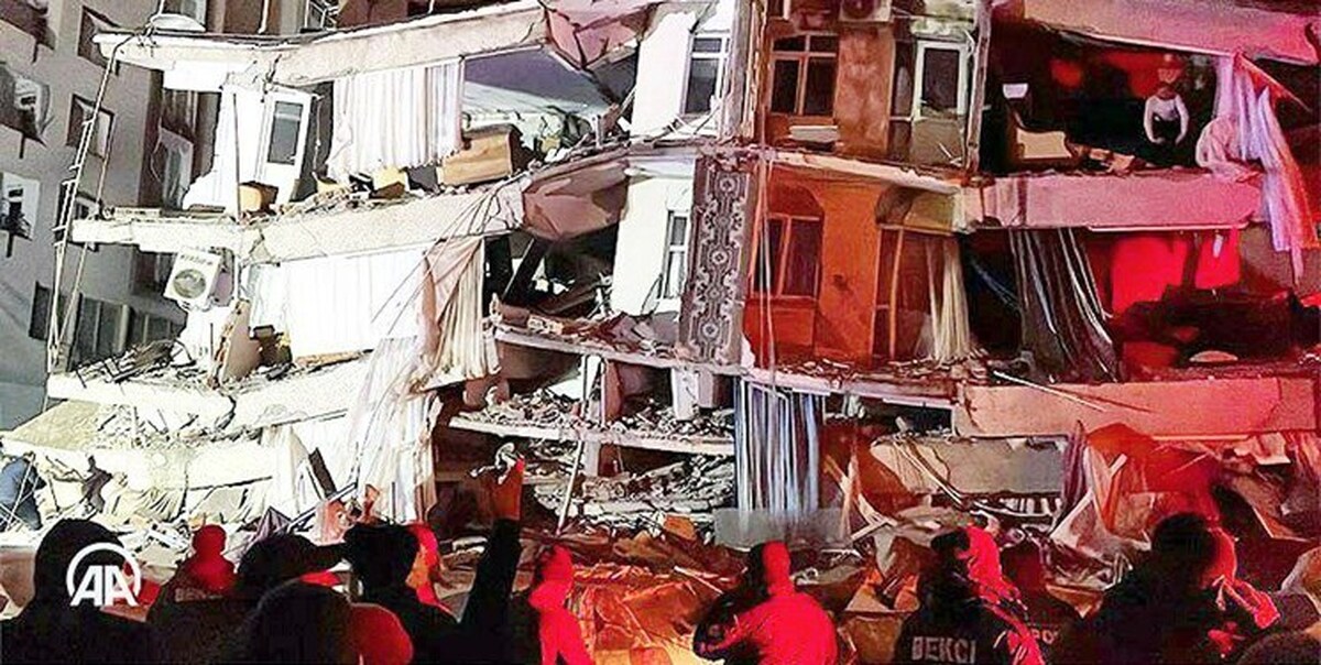 ویدئو| لحظه زلزله ۷.۸ ریشتر ترکیه هنگام پخش زنده (۱۷ بهمن ۱۴۰۱)