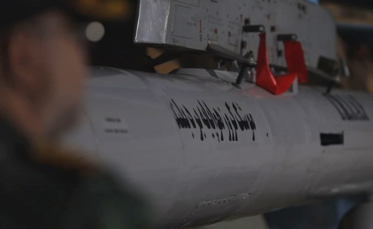 موشک کروز بردبلند «عاصف» سلاح جدید سوخو ۲۴+ عکس