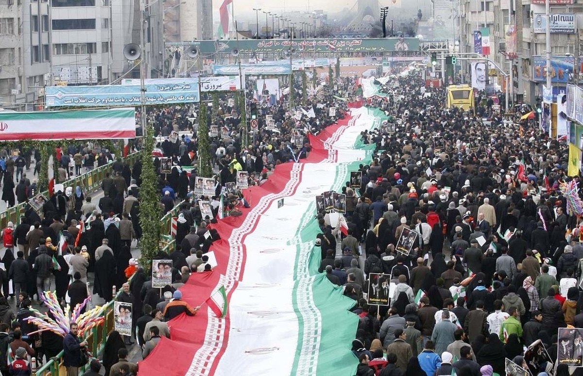 دعوت مراجع تقلید از مردم برای حضور در راهپیمایی ۲۲ بهمن