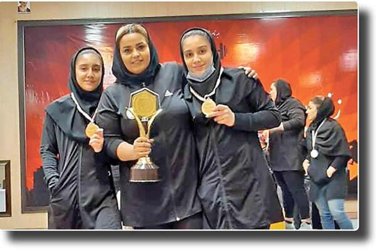 خواهران حسینی از تیم ملی وزنه‌برداری خط نخورده‌اند