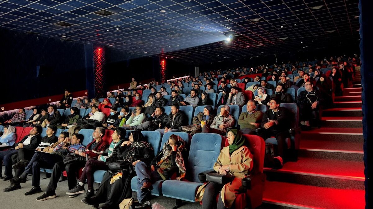 نظر مخاطبان «کت چرمی» در پردیس سینمایی برفی مشهد + فیلم