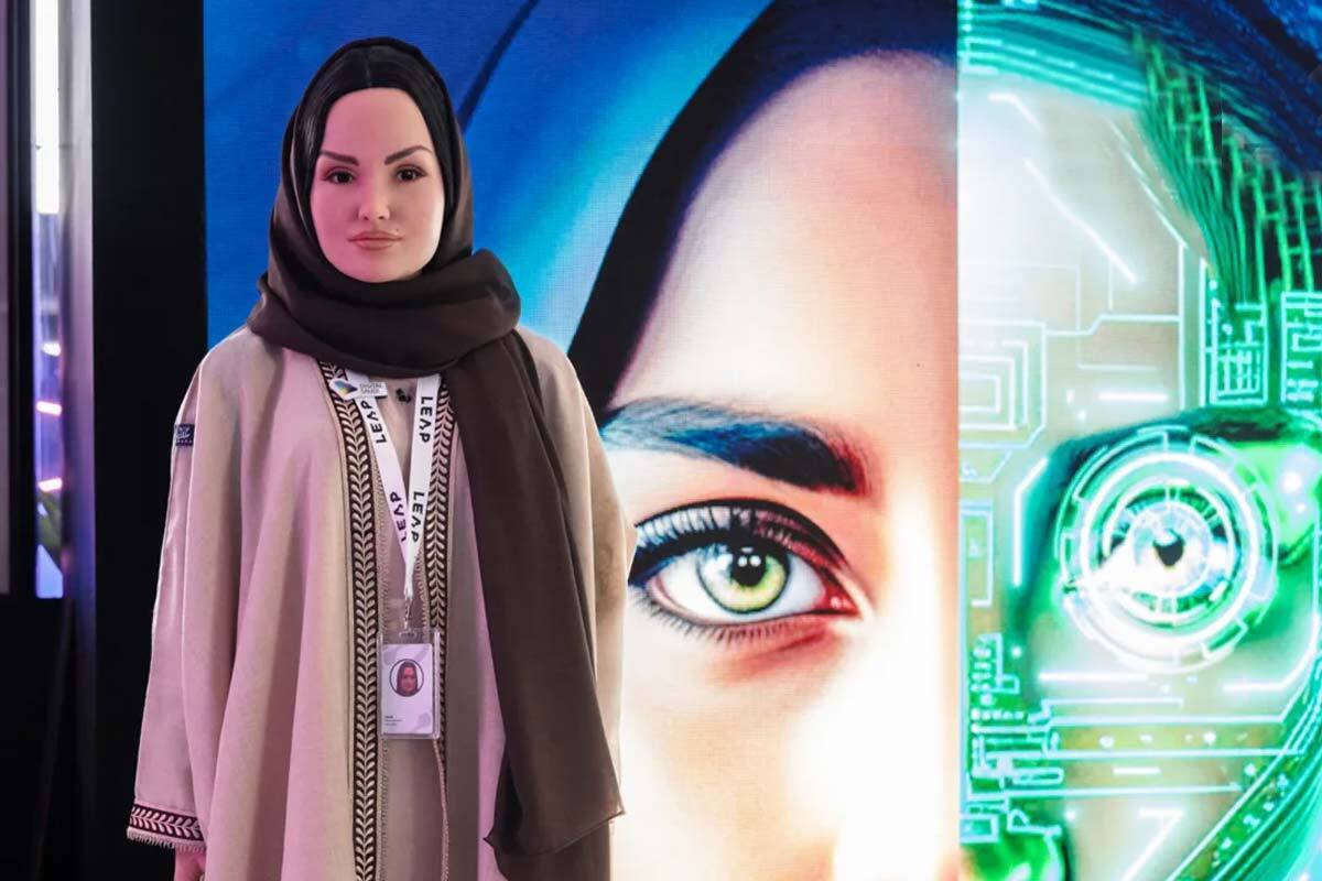 ویدئو | سارا، ربات محجبه عربستان که عربی صحبت می‌کند