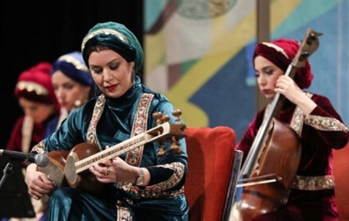 اجرای گروه موسیقی بانوان در روز نخست جشنواره موسیقی فجر