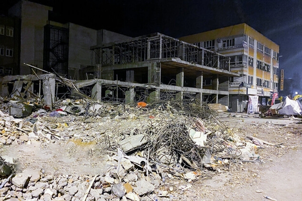 مردی پس از ۲۷۸ ساعت از زیر آوار زلزله ترکیه نجات پیدا کرد