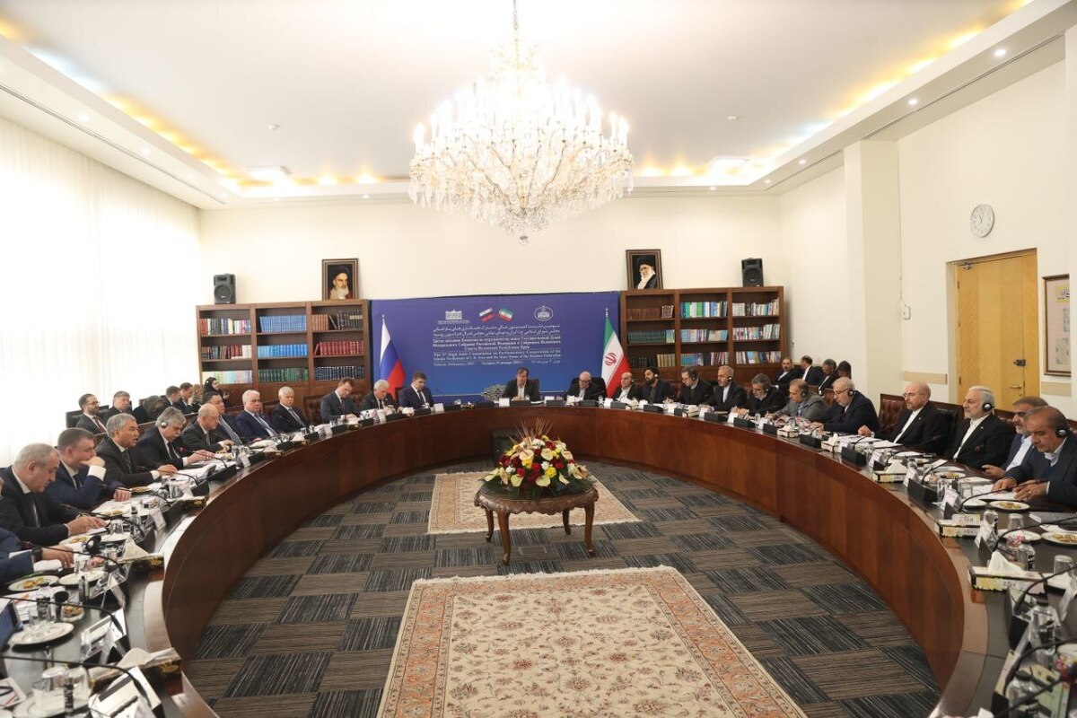 سومین نشست کمیسیون عالی پارلمانی مجلس ایران و دومای روسیه آغاز شد+ جزئیات