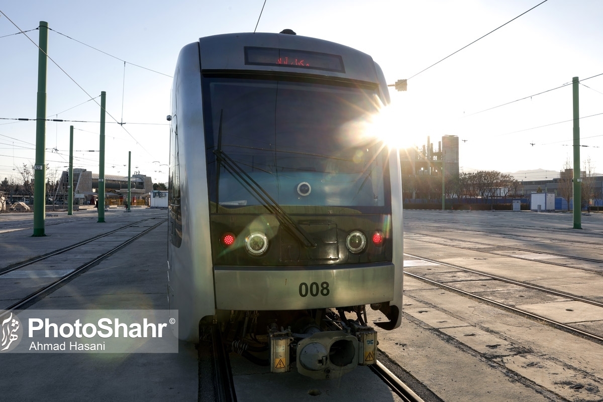 ۵۰۰ تن ریل قطار شهری تولید شده در ذوب آهن اصفهان به مشهد رسید