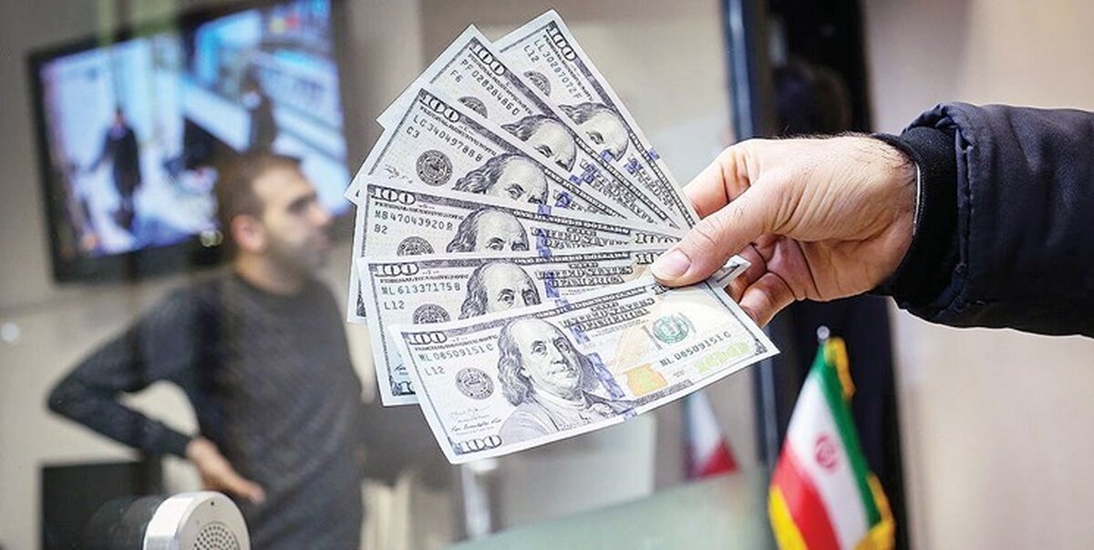 ایزدخواه: تزریق ۵ میلیارد دلار به بازار کمر جنگ ارزی را می‌شکند