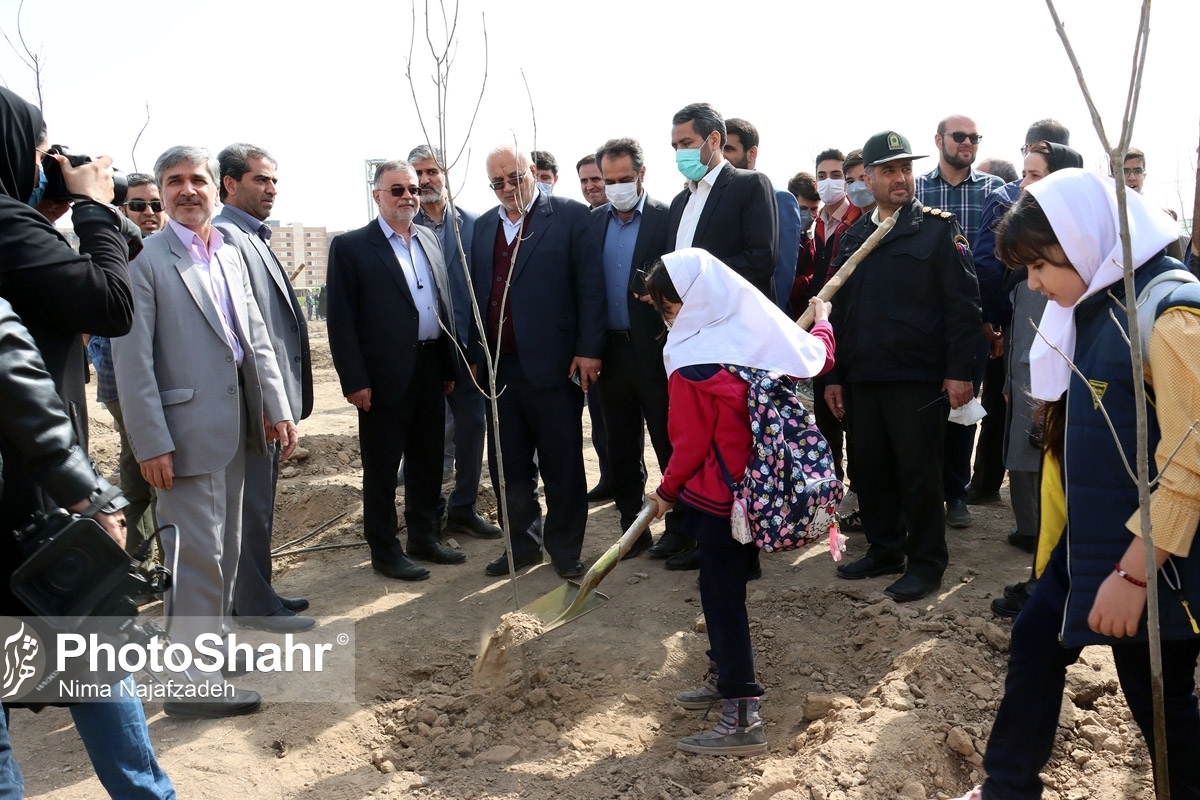 رییس شورای اسلامی شهر مشهد: فرزندان ما باید پای کار بیایند و ما را در توسعه و حفظ فضای سبز یاری کنند