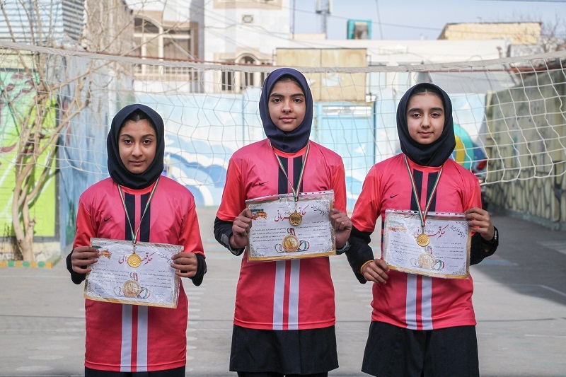 تیم والیبال مدرسه ابتدایی دخترانه مهیار۲ مشهد رتبه نخست استان را به دست آورد