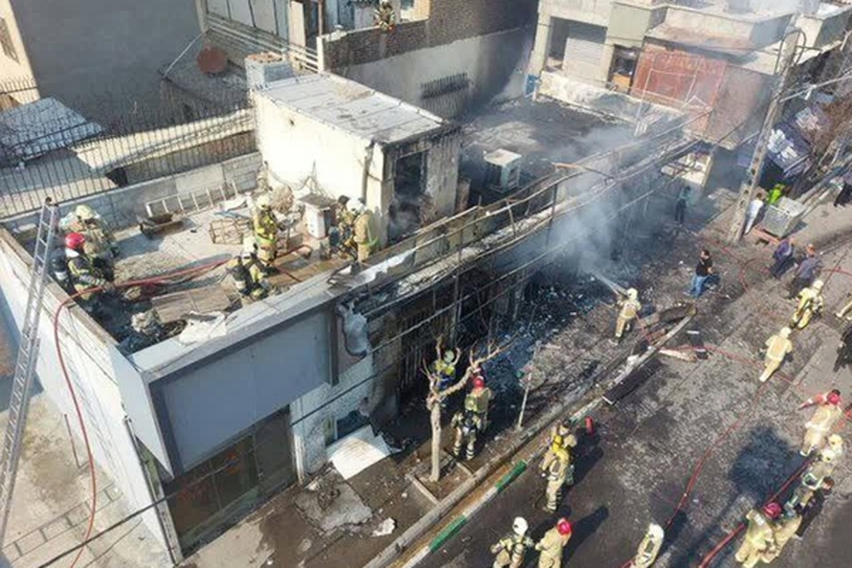 سیلندرهای گاز، یک مغازه در تهران را به آتش کشید