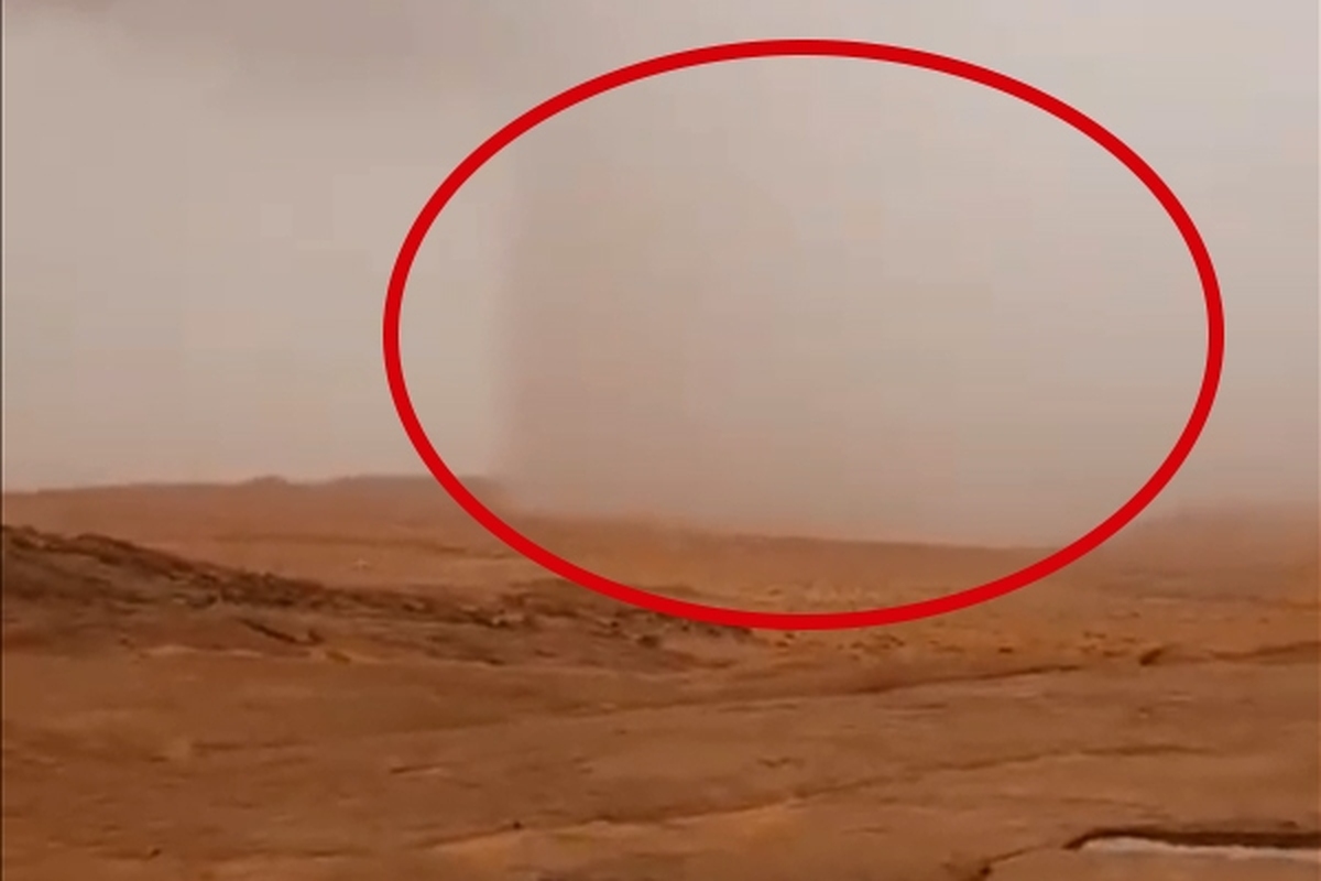 ویدئو | پدیده‌ عجیب هواشناسی در عربستان | ابری که ایستاده می‌بارد!