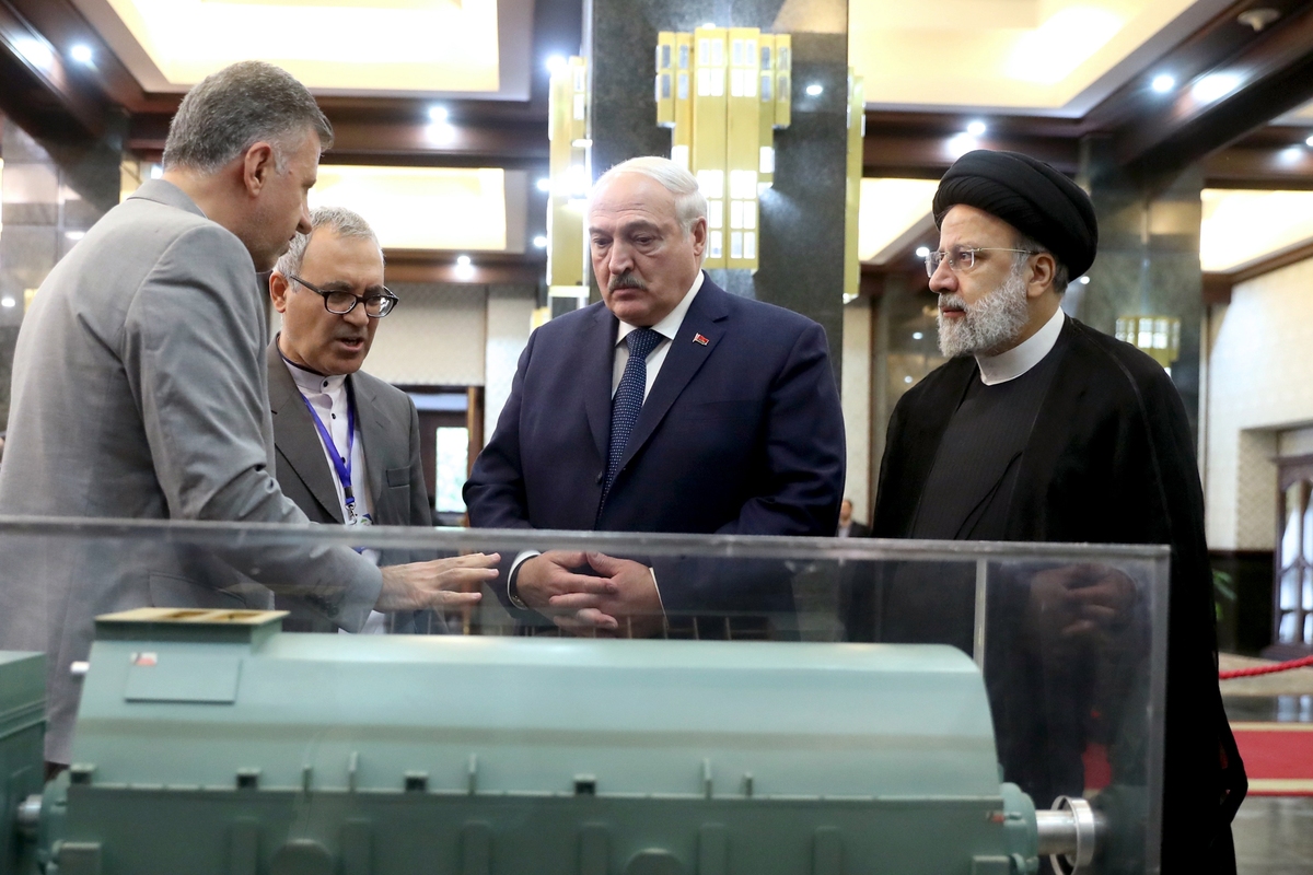 بازدید روسای‌جمهور ایران و بلاروس از نمایشگاه توانمندی‌ها و دستاورد‌های دانش‌بنیان شرکت‌های ایرانی