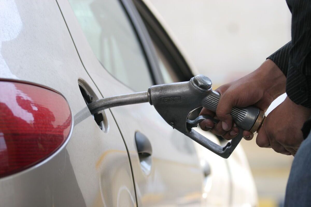 رشد ۲۰ درصدی مصرف بنزین در کشور (۲۶ اسفندماه ۱۴۰۱)