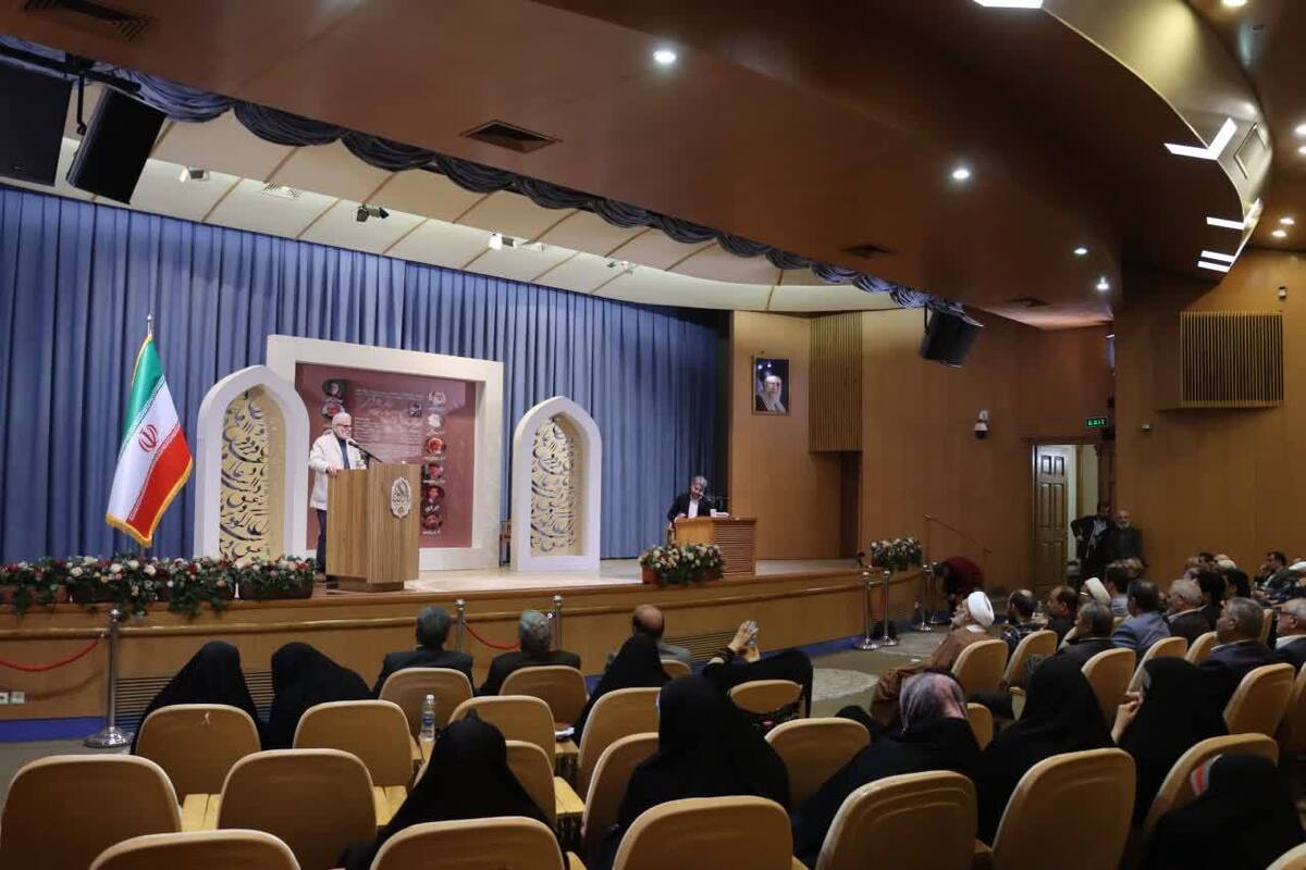 ششمین شب شعر «سپندوار» در مشهد برگزار شد | استقبال شاعرانه از سفر مقام معظم رهبری به مشهد مقدس