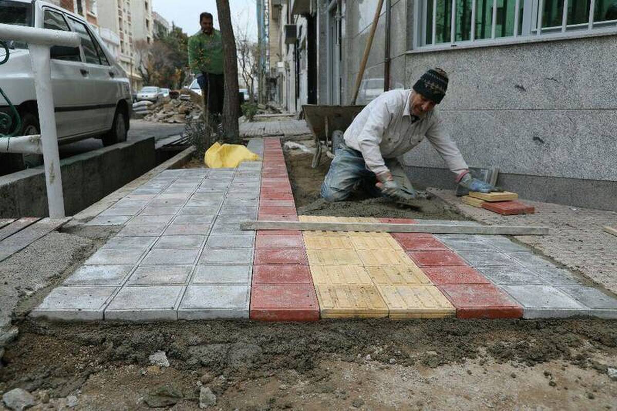 شهروند خبرنگار | گلایه شهروند از پروژه نیمه رها شده احداث پیاده رو در خیابان صابر مشهد