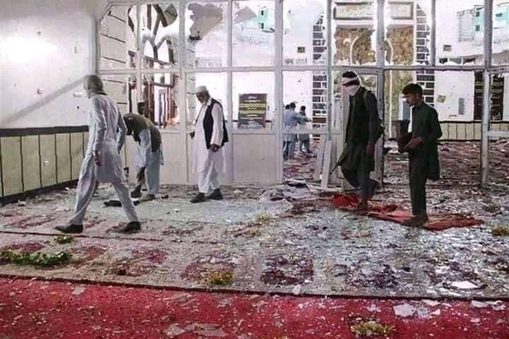 داعش مسئولیت حمله را پذیرفت | ۲۲ شهید و ۳۲ زخمی در انفجار مسجد شیعیان مزارشریف