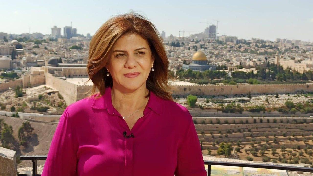 لحظه به شهادت رسیدن «شیرین ابوعاقله» خبرنگار الجزیره توسط نظامیان رژیم  صهیونیستی + ویدئو | شهرآرانیوز