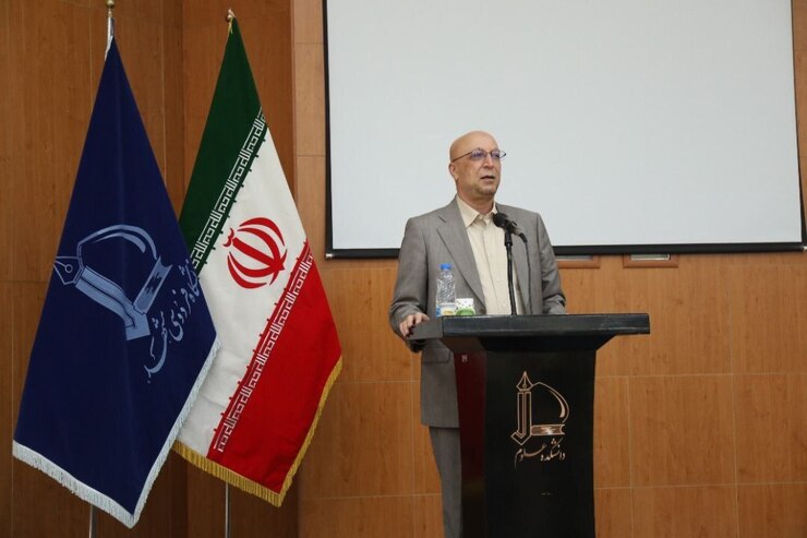 دانشگاهی/ وزیر علوم در مشهد: دانشگاه فردوسی یک دانشگاه بین‌المللی است
