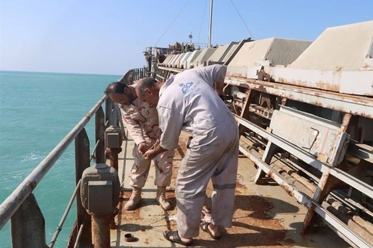۳ شناور قاچاق سوخت توسط نیروی دریایی سپاه توقیف شد | کشف ۱۵۰ هزار لیتر سوخت در دریای عمان
