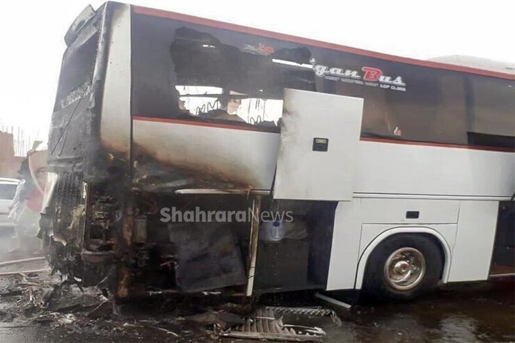 مهار آتش سوزی اتوبوس (سرویس) کارکنان یک شرکت در بلوار وکیل آباد مشهد + ویدئو