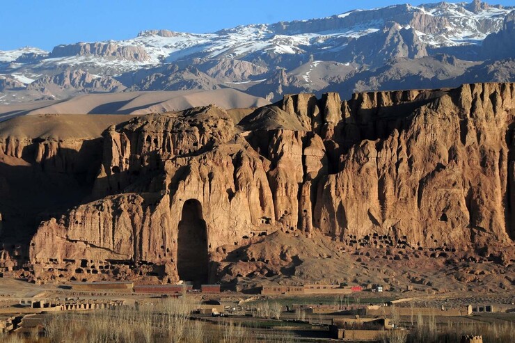 چشم طمع طالبان به آثار باستانی بامیان