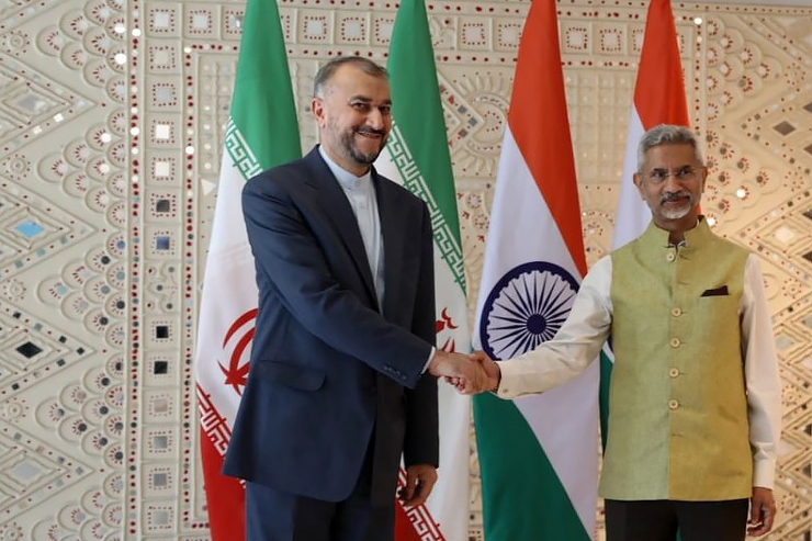 نگاهی به سفر وزیر خارجه به هند | تقویت روابط تهران-دهلی نو در دستور کار است