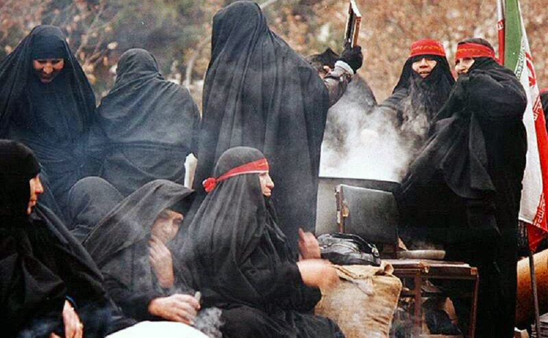 گفتگو با زینت زنده‌باد، امدادگر ۸ سال دفاع مقدس | از کمک‌رسانی در جبهه‌ها تا واسطه‌گری ازدواج