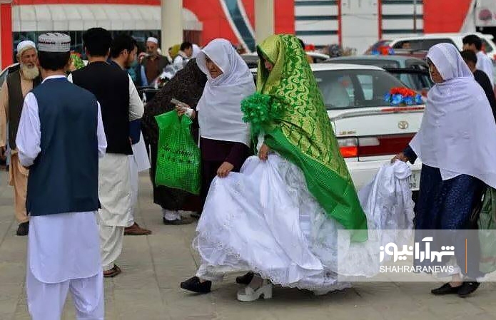 عروسی دسته‌جمعی ۷۰ زوج جوان در کابل + عکس