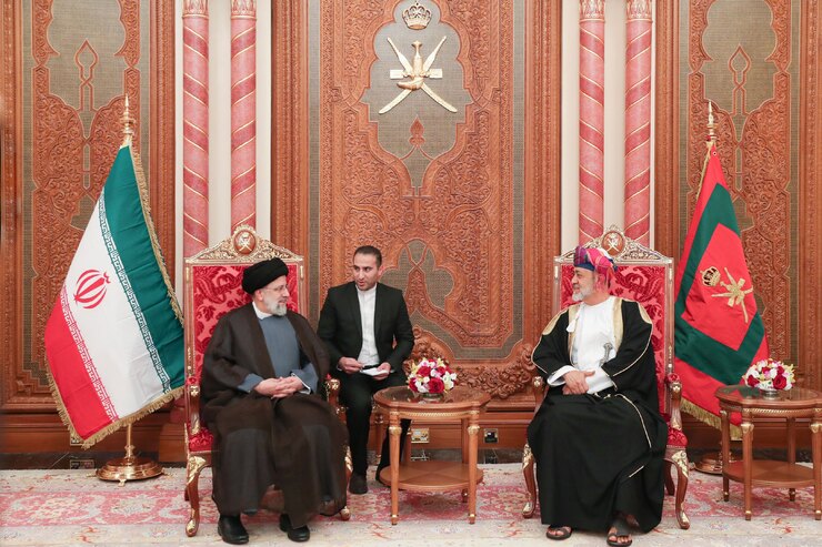 رئیسی: اعتماد سیاسی متقابل تهران و مسقط وارد مرحله جدیدی شد| سلطان عمان: دست دوستی خود را به سمت ایران دراز می‌کنیم