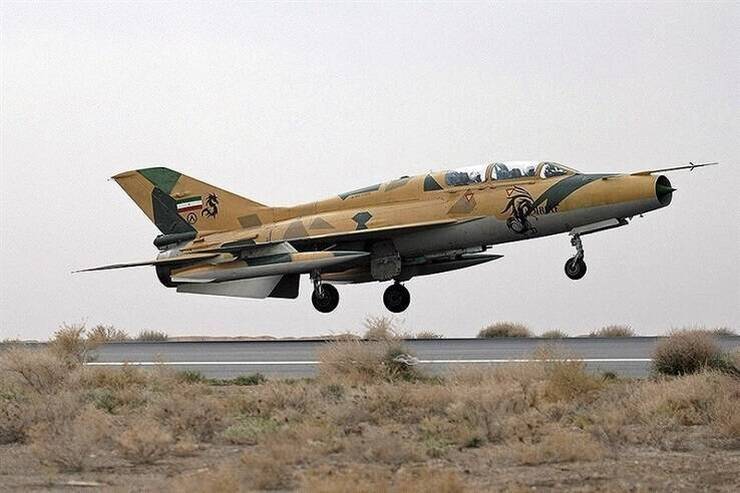 سقوط یک فروند هواپیمای آموزشی F۷ در منطقه انارک اصفهان| ۲ خلبان جان باختند