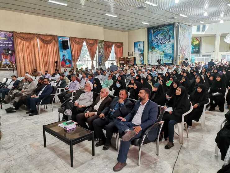 برگزاری دوره آموزشی مربیان طرح فرهنگی چهره به چهره و چکامه کشور در مشهد مقدس