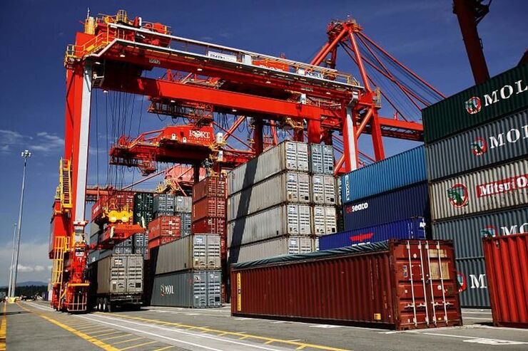 واردات ۴۰ میلیون تن کالای اساسی از طریق بنادر کشور