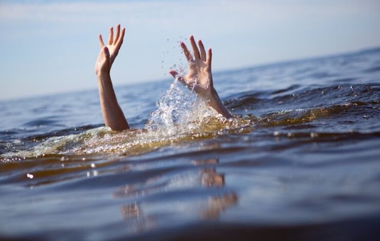 ۴ نفر از اعضای یک خانواده در دریای خزر غرق شدند