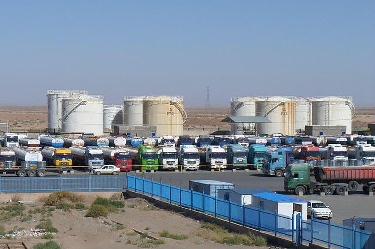 دوغارون دروازه واردات سوخت ایران به افغانستان + فیلم