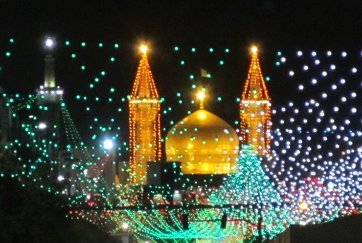 گذری بر تاریخ نصب پرچم و چراغانی شهر مشهد در اعیاد مذهبی سال
