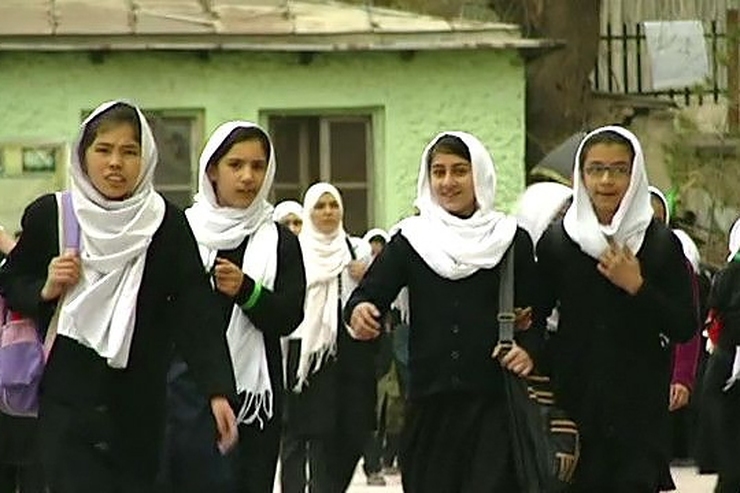 کاربران فضای مجازی خواستار بازگشایی مدارس دخترانه در افغانستان شدند