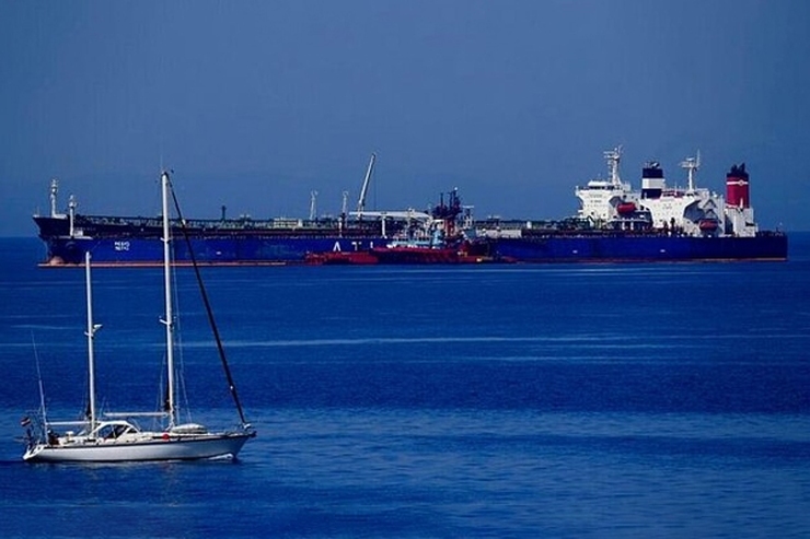 نفت‌کش توقیف‌شده ایرانی در آب‌های یونان آزاد شد (۵ تیر ۱۴۰۱)