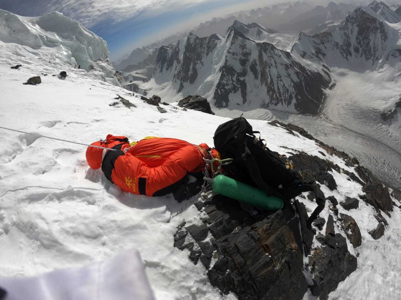 کوهنورد ایرانی: به یاد علی اکبر سخی پرچم افغانستان را به دومین قله مرتفع جهان بردم