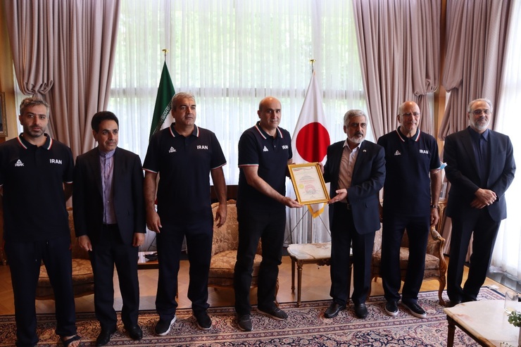 دیدار ملی پوشان بسکتبال با سرپرست سفارت ایران در توکیو