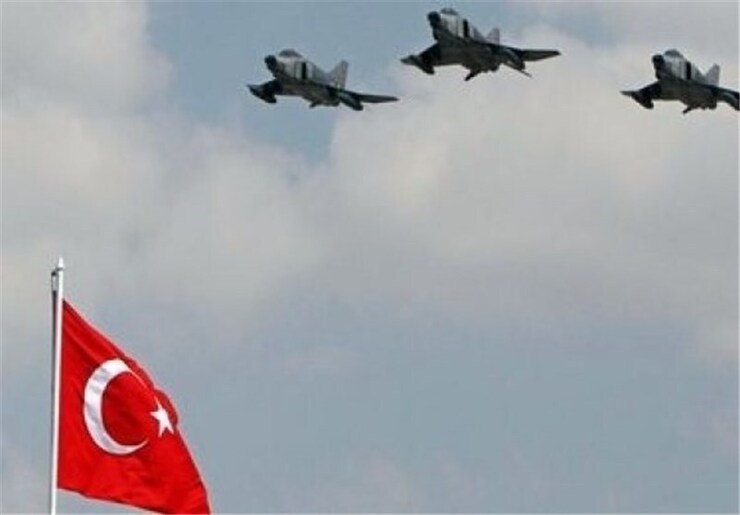 ۳ سرباز سوری در حملات هوایی ترکیه به حومه حلب کشته شدند