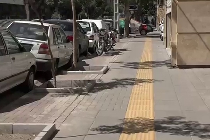 ویدئو | گلایه تولیدکنندگان کیف و کفش مشهد | بهبود پیاده‌روهای خیابان حسینی محراب