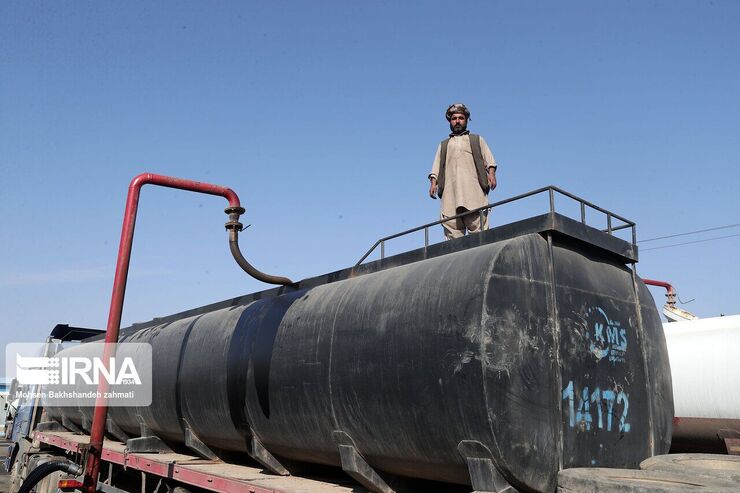 ایران و افغانستان تفاهمنامه صادرات ۳۵۰هزار تُن مواد نفتی را امضا کردند