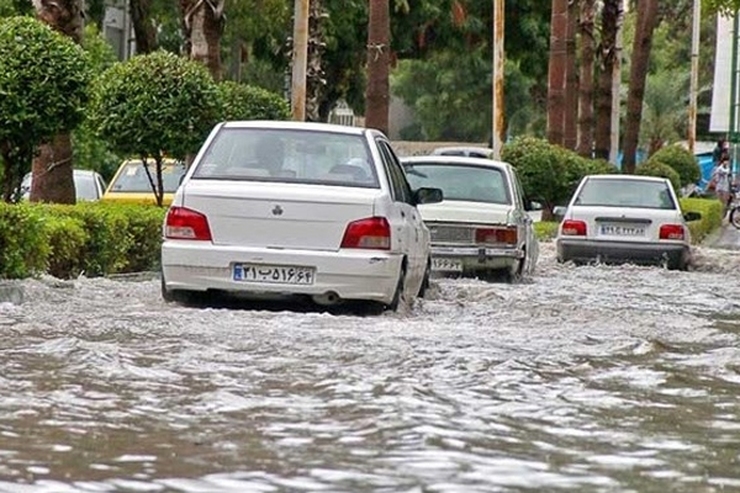 از بارش باران در ۱۳ استان تا انسداد چالوس و ۲۷ محور اصلی و فرعی