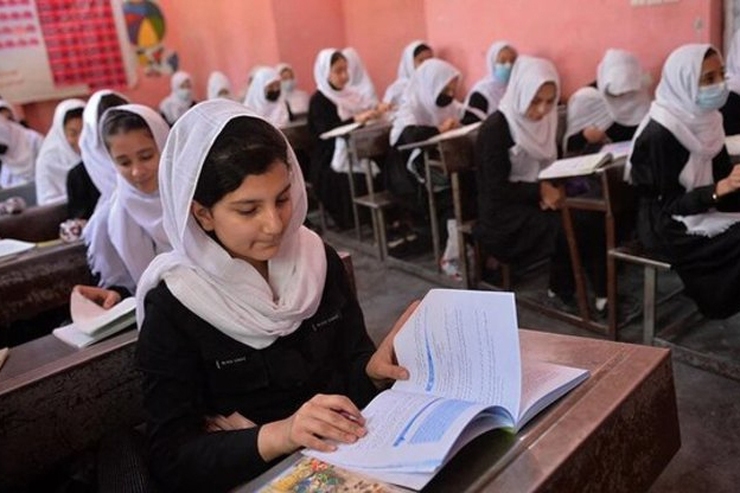 روحانیان پاکستانی می‌گویند که به زودی مدارس دخترانه در افغانستان باز می‌شود