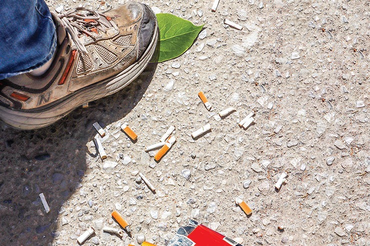 نگاهی به اثرات مخرب ته سیگار بر محیط زیست | آخرین کام زمین