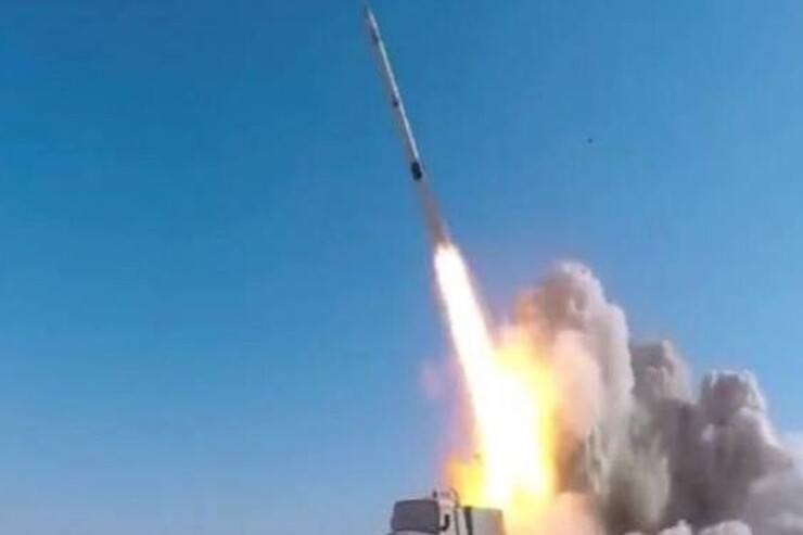 پرتاب موشک فتح ٣۶٠ برای اولین‌بار در رزمایش اقتدار ۱۴۰۱ + ویدئو