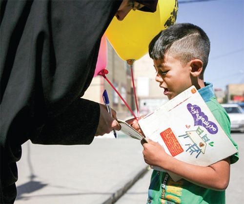 «روشنک»، رونق کتاب در حاشیه شهر مشهد